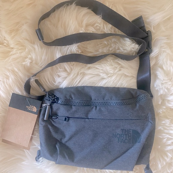 NWT THE NORTH FACE NEVER STOP LUMBAR BAG CROSSBODY WAIST FANNIE PACK GRAY - Picture 4 of 8